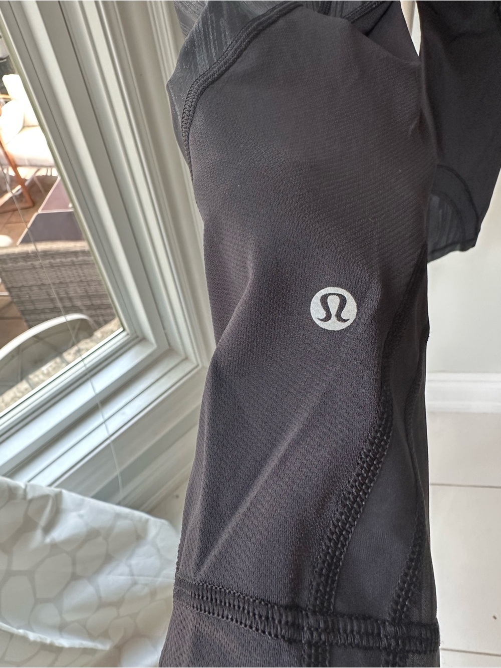 LULULEMON Run Inspire Crop II Black Grey Gray Mesh Capri Leggings Yoga Size 8 - Picture 8 of 16